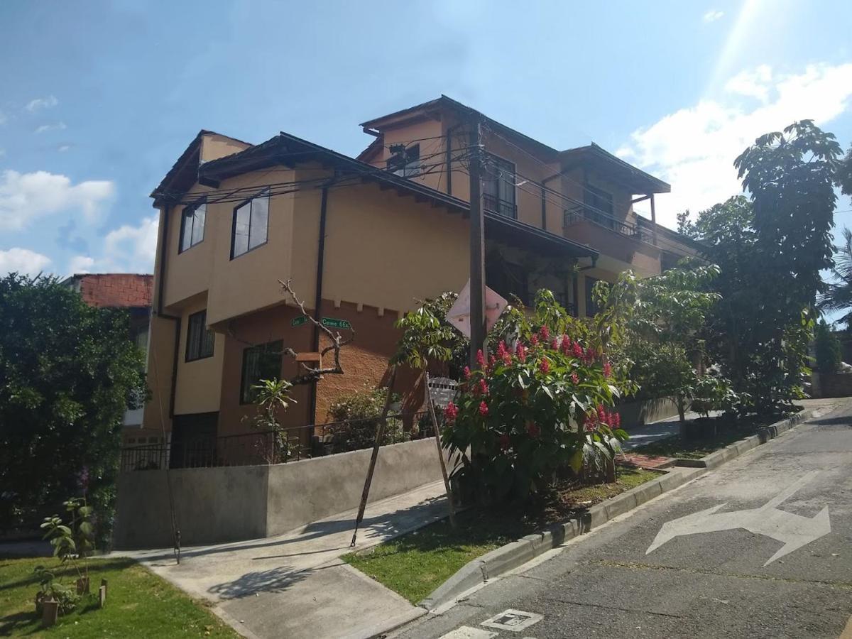 Mayorca Homestay Medellin Exterior photo